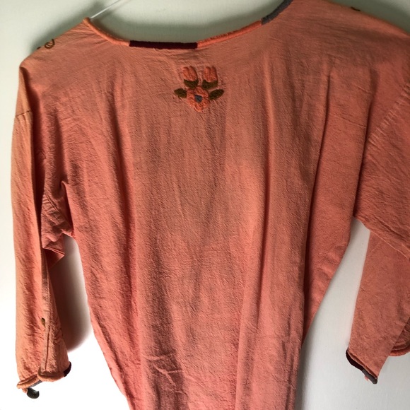 Mexican style embroidered top - Picture 4 of 4